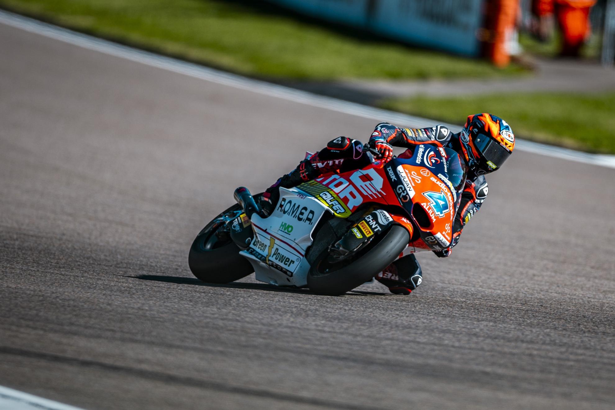 Ivan Ortolá en su moto